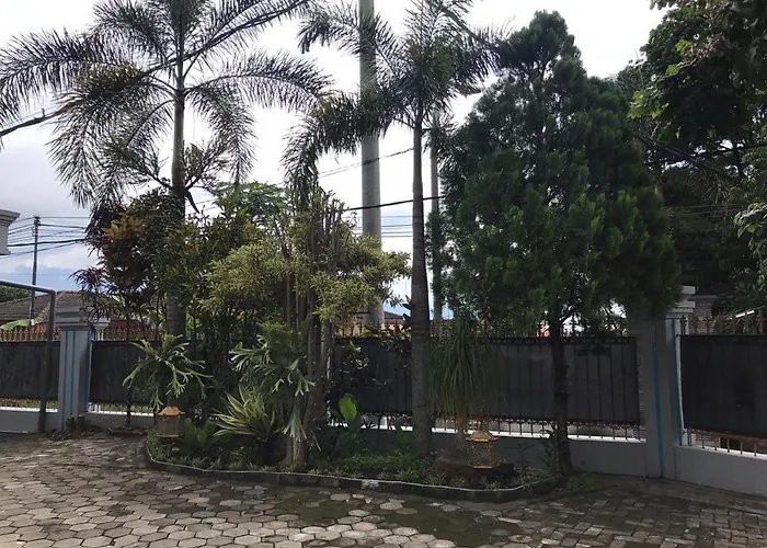 Villa&Guest House Batu Indah